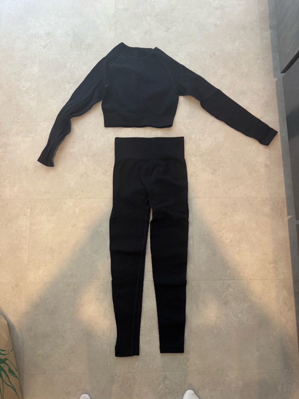 Black Two-Piece Ribbed Knit Set - Cropped Top & High-Waist Leggings